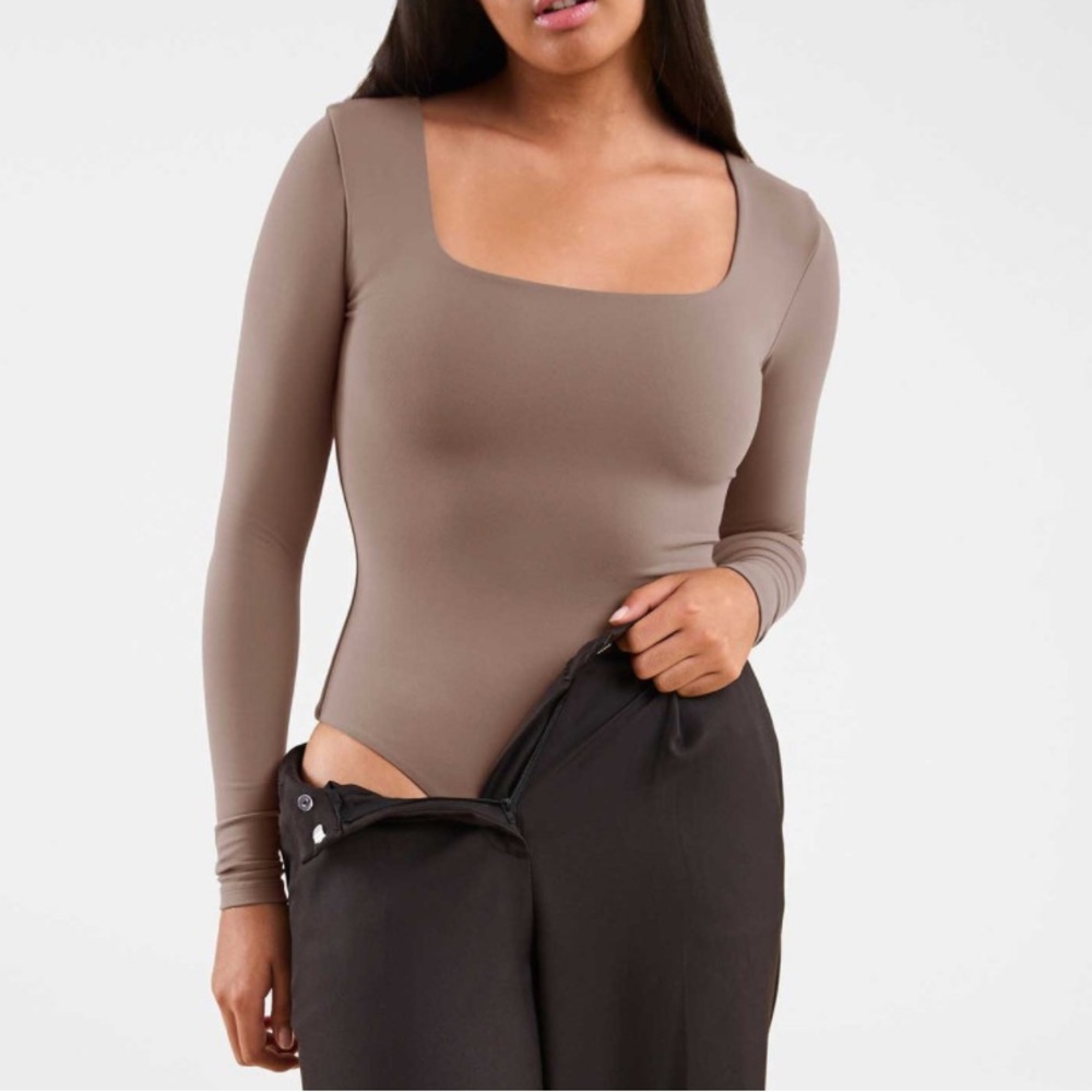 NWOT Squareneck bodysuit